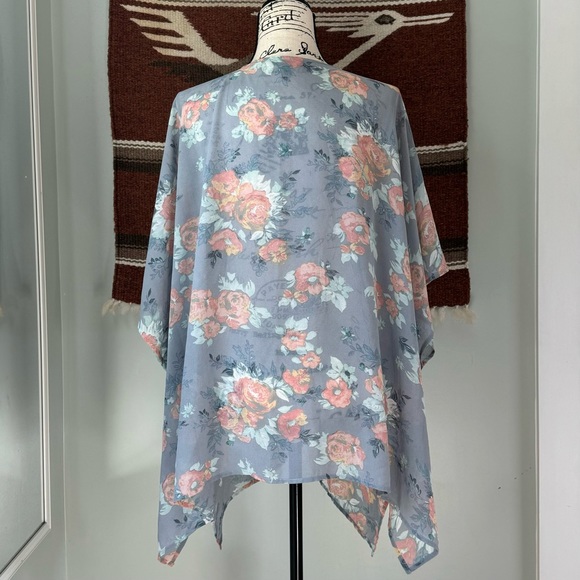 Torrid Floral Open Front Kimono Cardigan - Picture 4 of 7